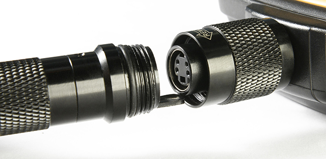 WIE經濟型內窺鏡采用螺旋式鎖扣設計，軟管更換方便隨心，一臺主機可更換多種鏡頭